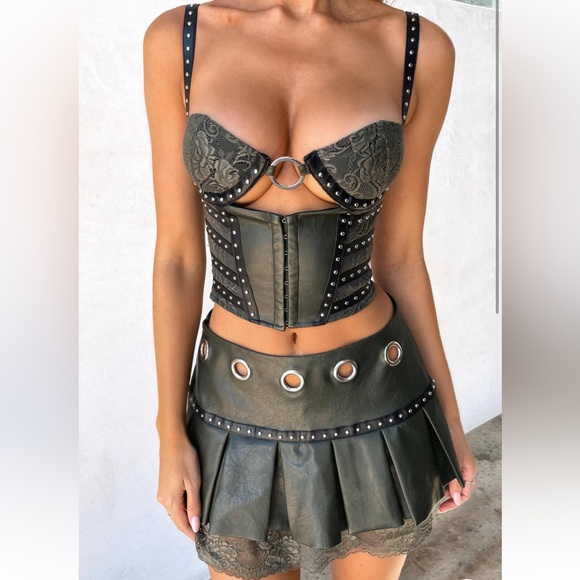 ❌SOLD ❌ Outcast Skirt Set - JAYLEN - Picture 1 of 7